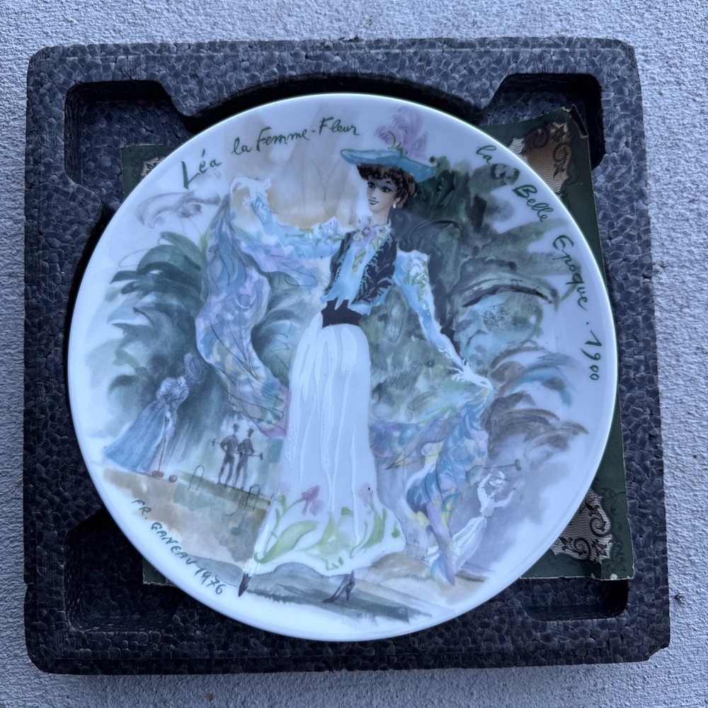 Henri D' Arceau Les Femmes Du Siecle Limoges.‎ (LEA LA BELLE) VINTAGE!